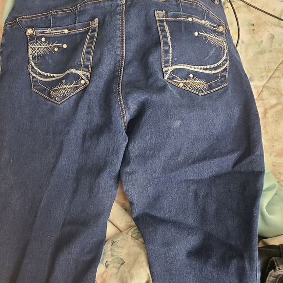 Jeans - Picture 2 of 2